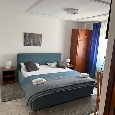 Arena Nikic Otel Ösek Dış mekan fotoğraf