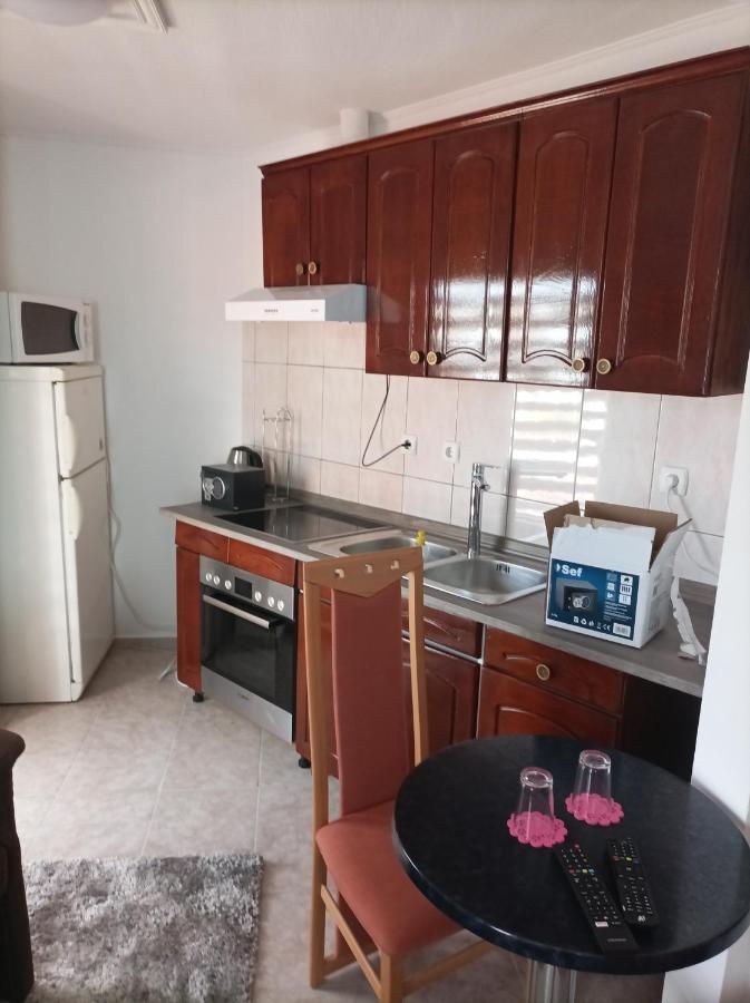 Arena Nikic Otel Ösek Dış mekan fotoğraf