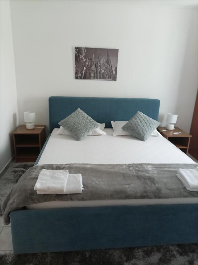 Arena Nikic Otel Ösek Dış mekan fotoğraf