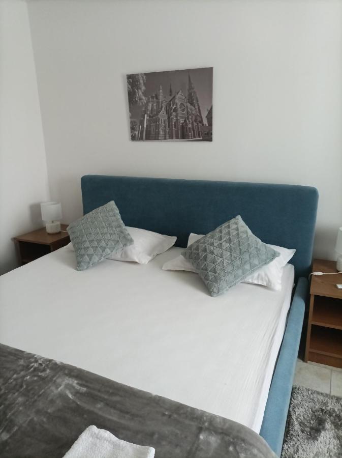 Arena Nikic Otel Ösek Dış mekan fotoğraf