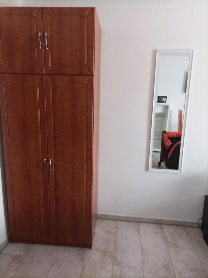 Arena Nikic Otel Ösek Dış mekan fotoğraf