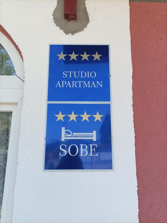 Arena Nikic Otel Ösek Dış mekan fotoğraf