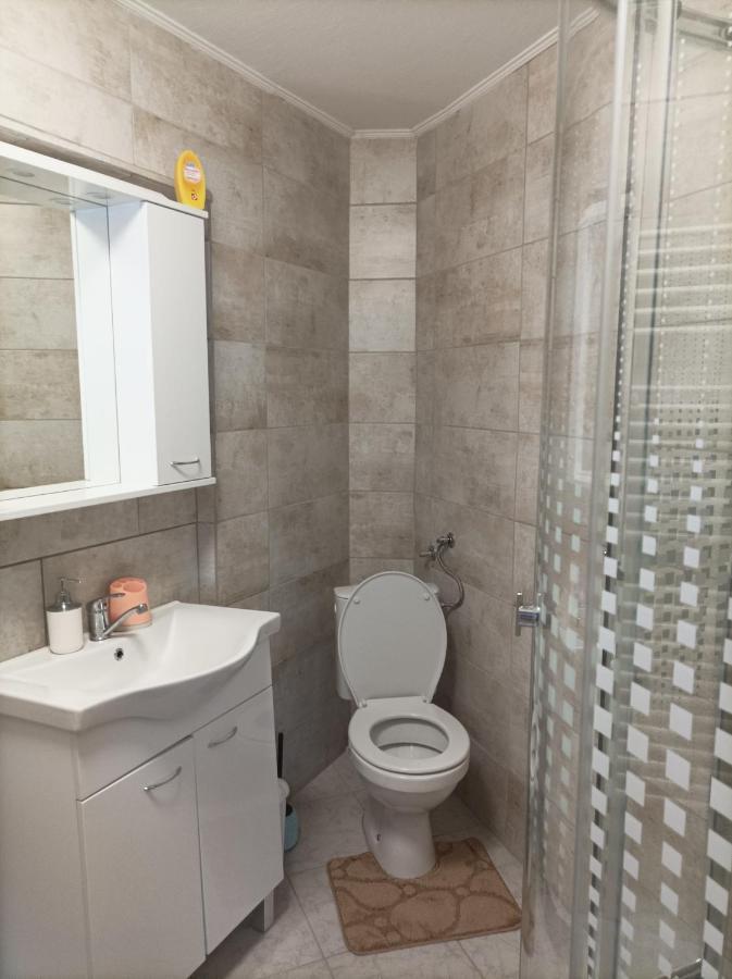 Arena Nikic Otel Ösek Dış mekan fotoğraf