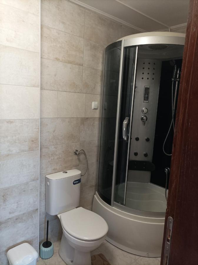 Arena Nikic Otel Ösek Dış mekan fotoğraf