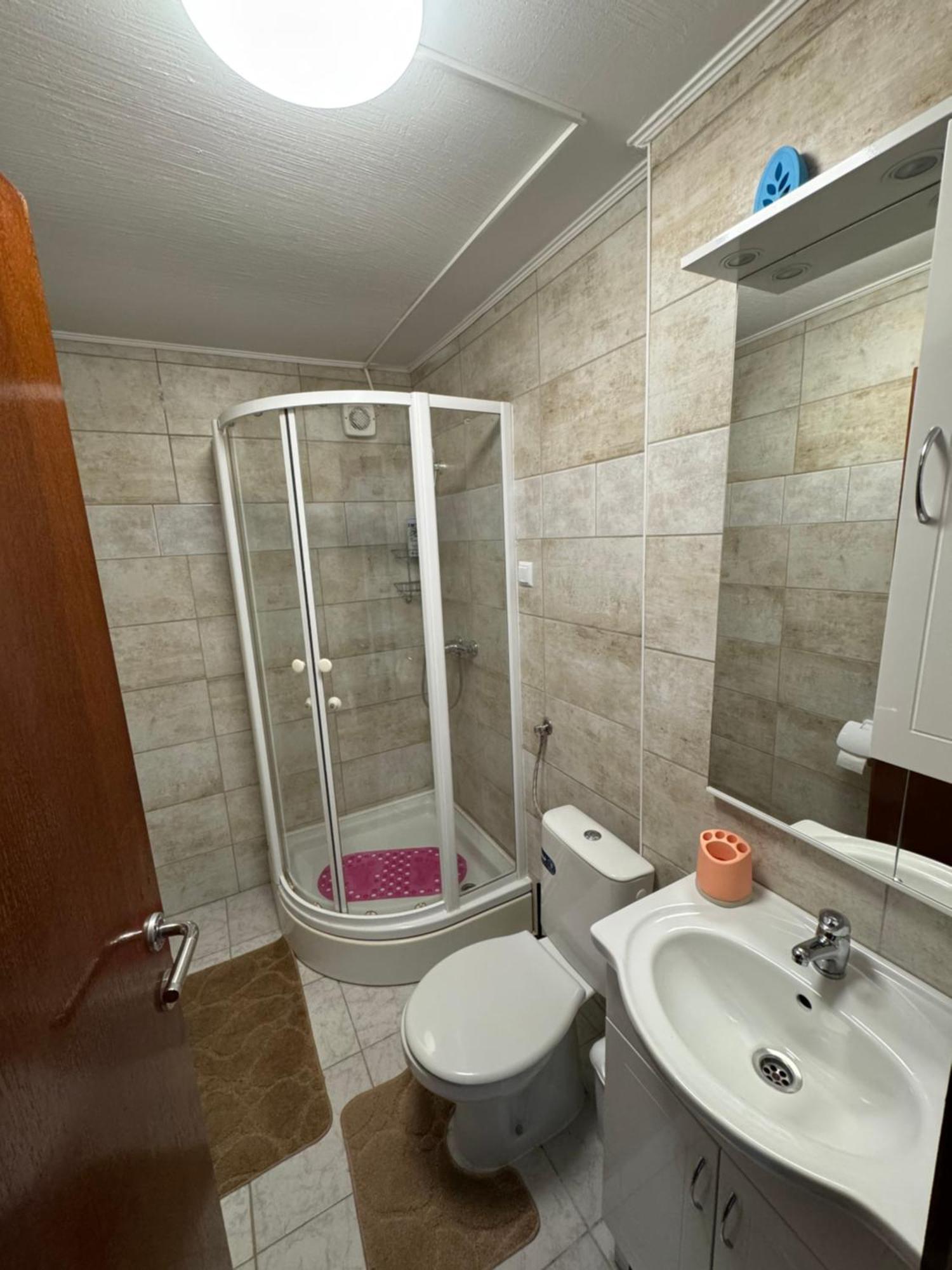 Arena Nikic Otel Ösek Dış mekan fotoğraf