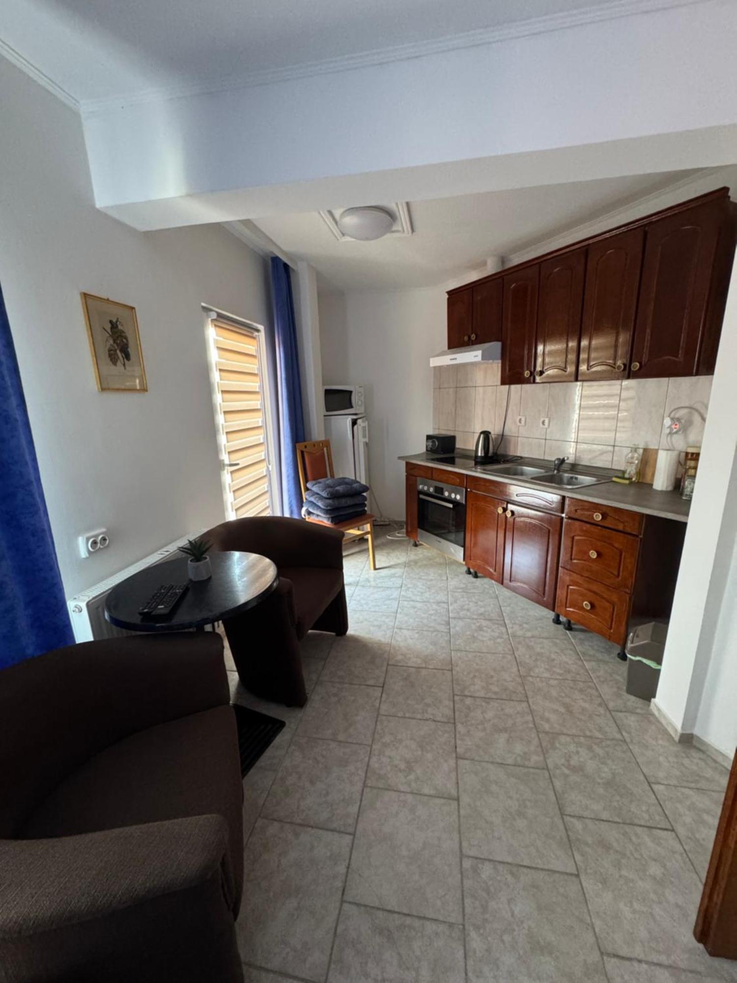 Arena Nikic Otel Ösek Dış mekan fotoğraf