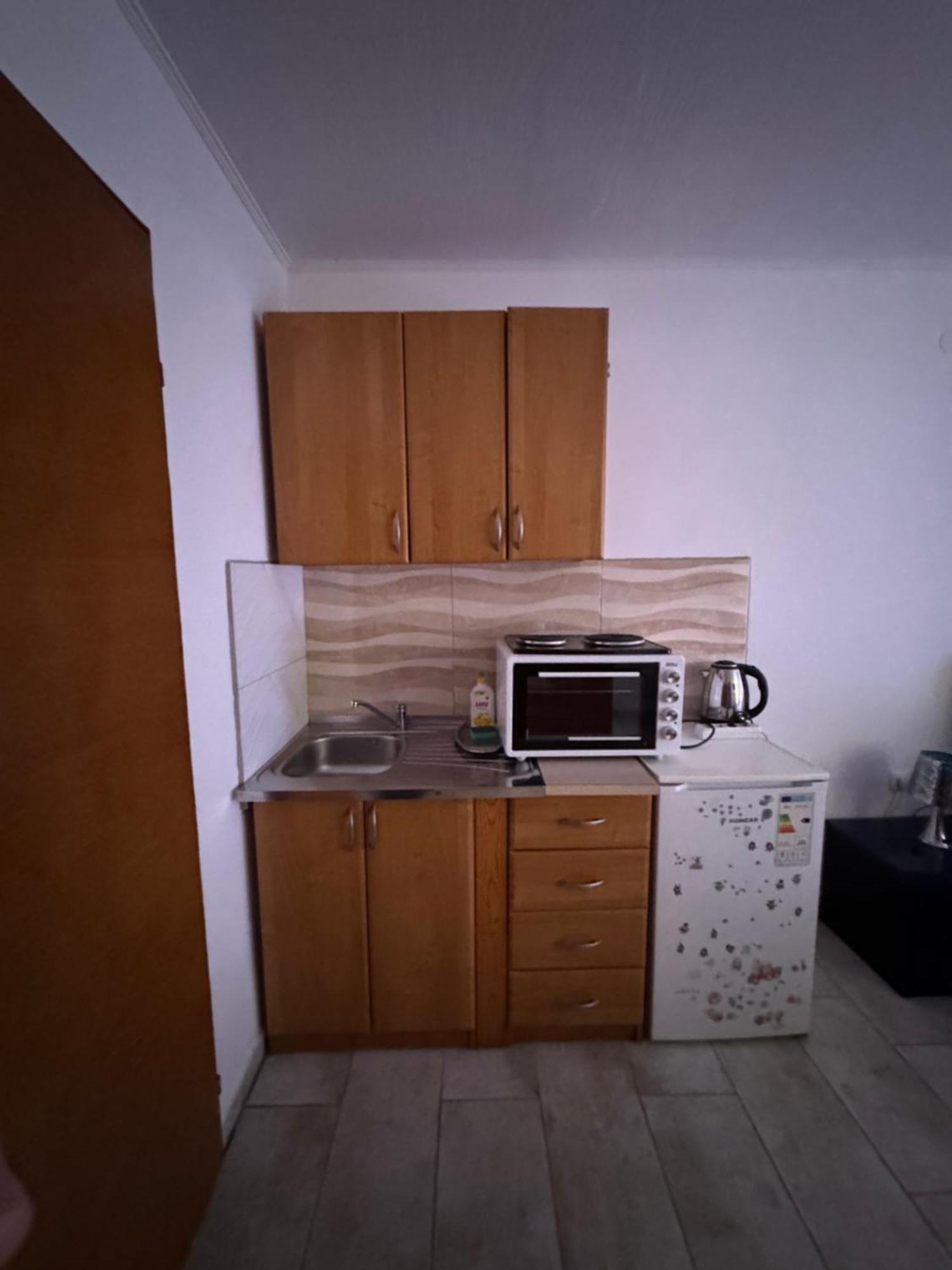 Arena Nikic Otel Ösek Dış mekan fotoğraf