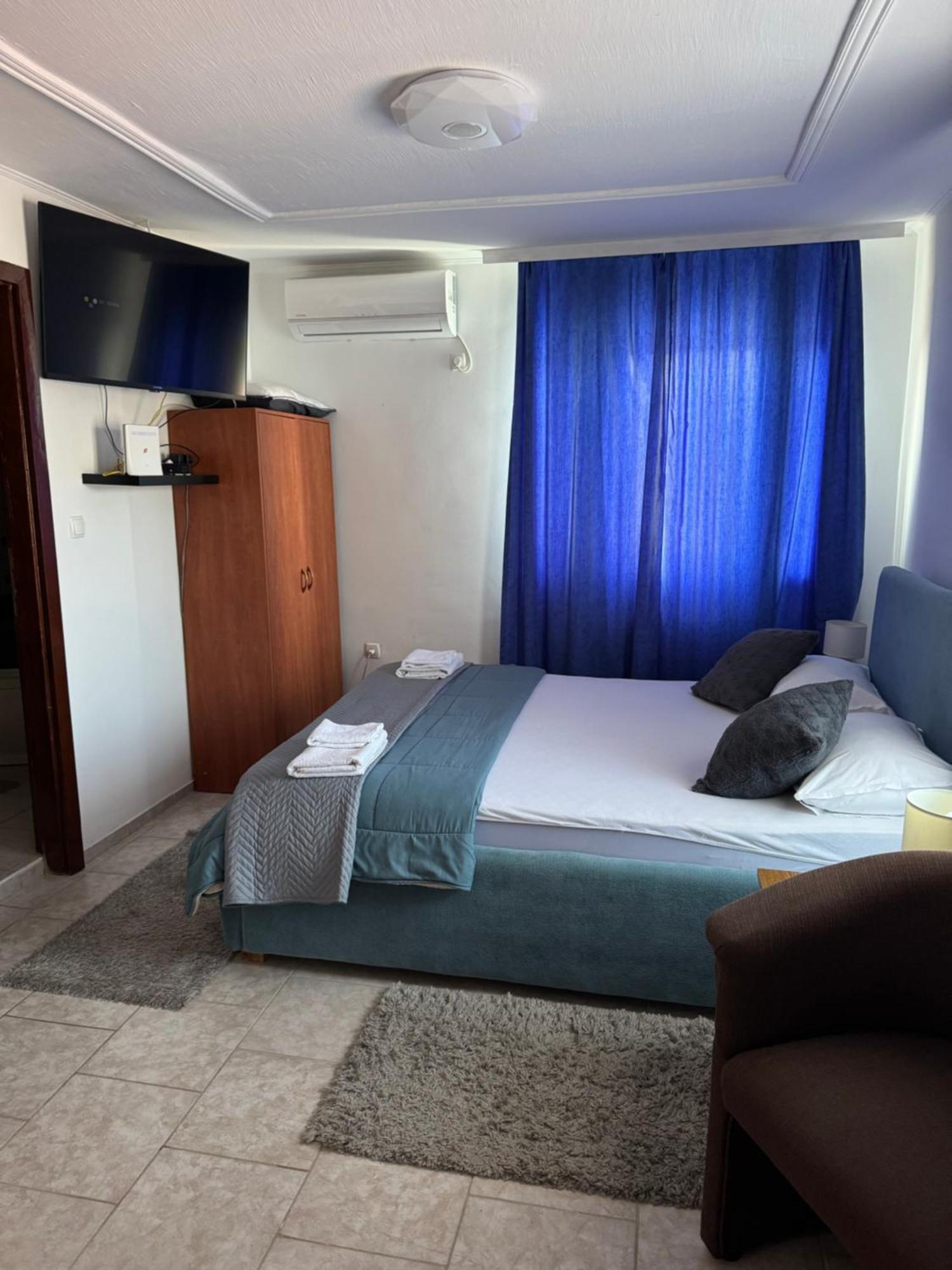 Arena Nikic Otel Ösek Dış mekan fotoğraf