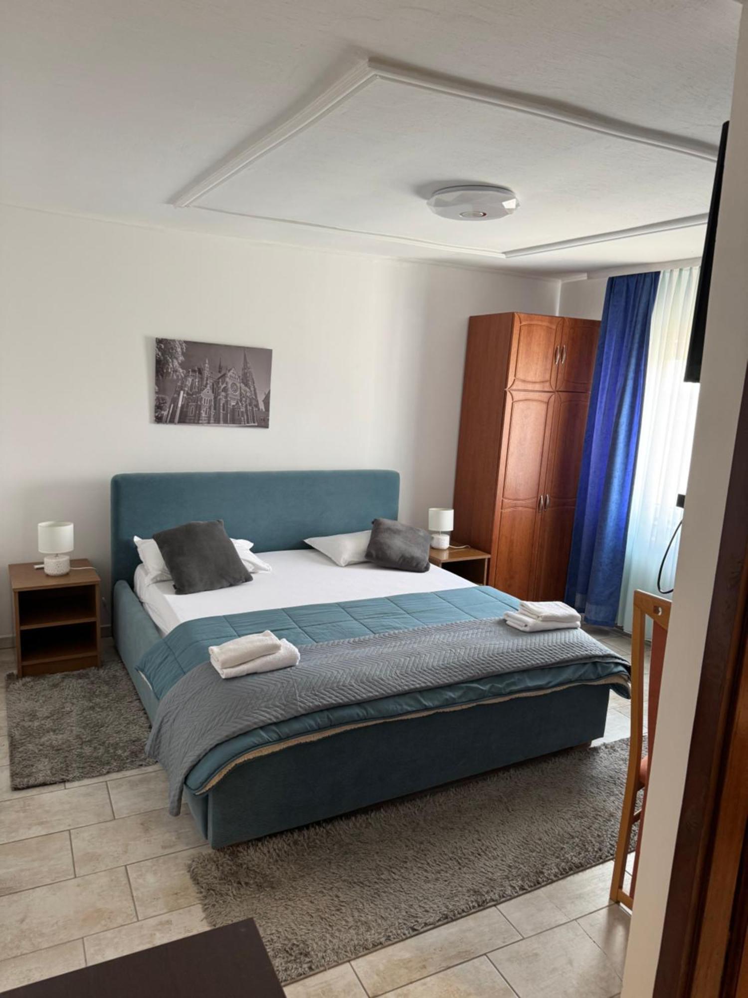 Arena Nikic Otel Ösek Dış mekan fotoğraf